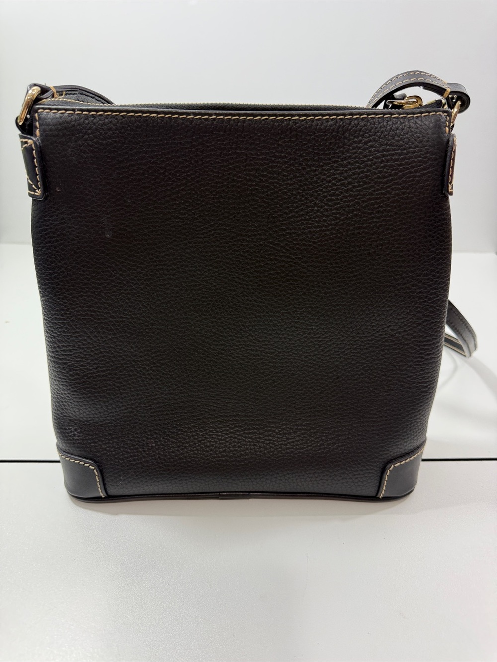 Dooney and Bourke black leather purse Crossbody bag with textured leather EUC - Picture 2 of 7